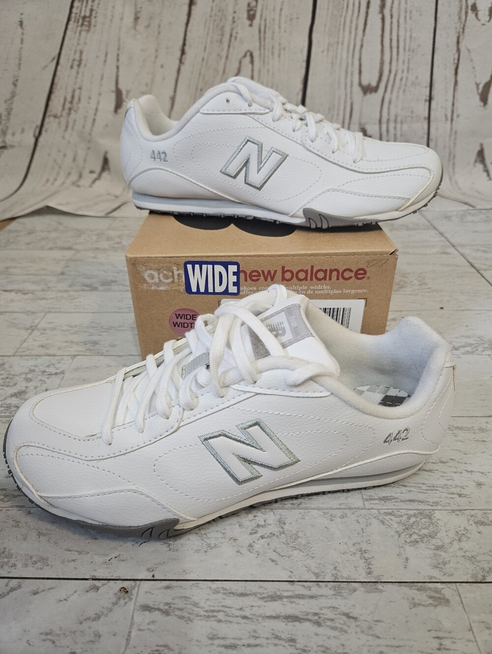 New Balance 442 White Leather Casual Sneakers 7 Wide